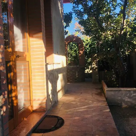 Peace&nature House מנפרדוניה